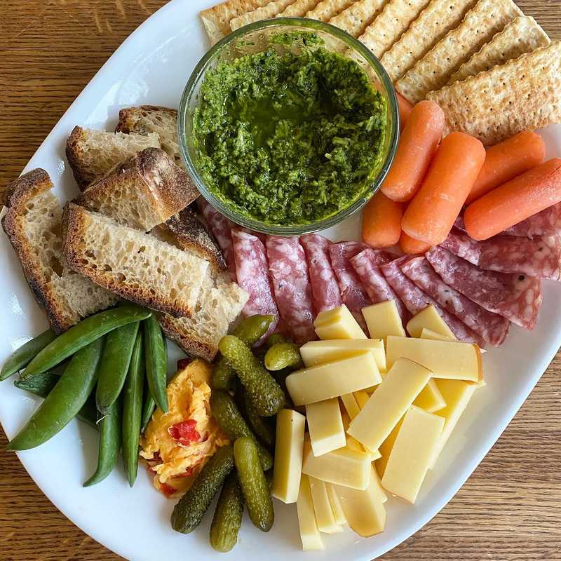 Date night appetizers with homemade ramp pesto 😋🥰