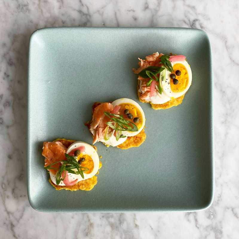 Looks fancy but surprisingly all leftovers combined for a smørrebrød inspired breakfast (but not actually since there’s no rye bread)
🌽 lil pan fried…