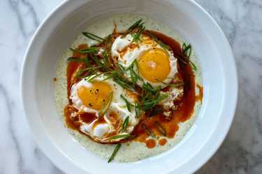 Çılbır-ish breakfast (Turkish eggs)