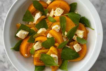 Summery tomato salad