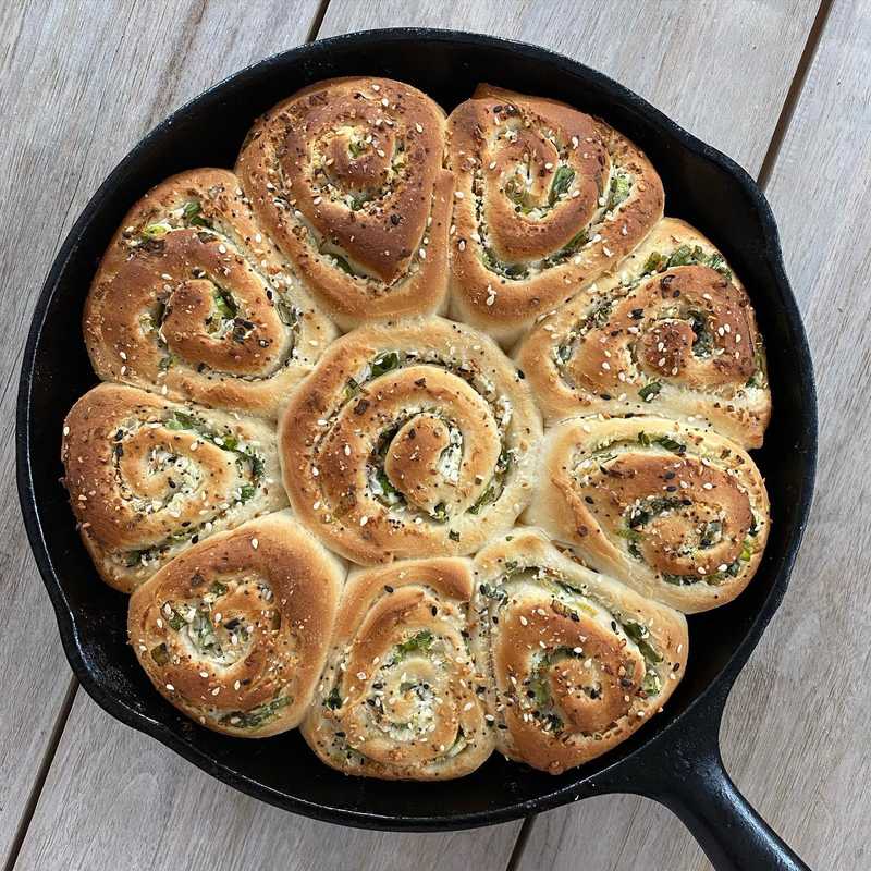 savory >>> sweet who’s with me? Everything bagel inspired savory rolls. Used the Sally’s Baking Addiction cinnamon roll recipe for the dough (with all…