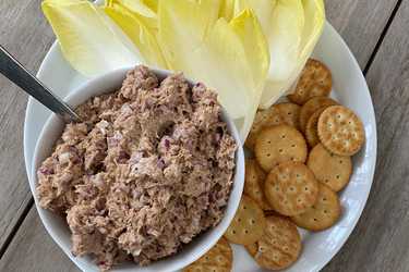 Tuna salad dip with endive