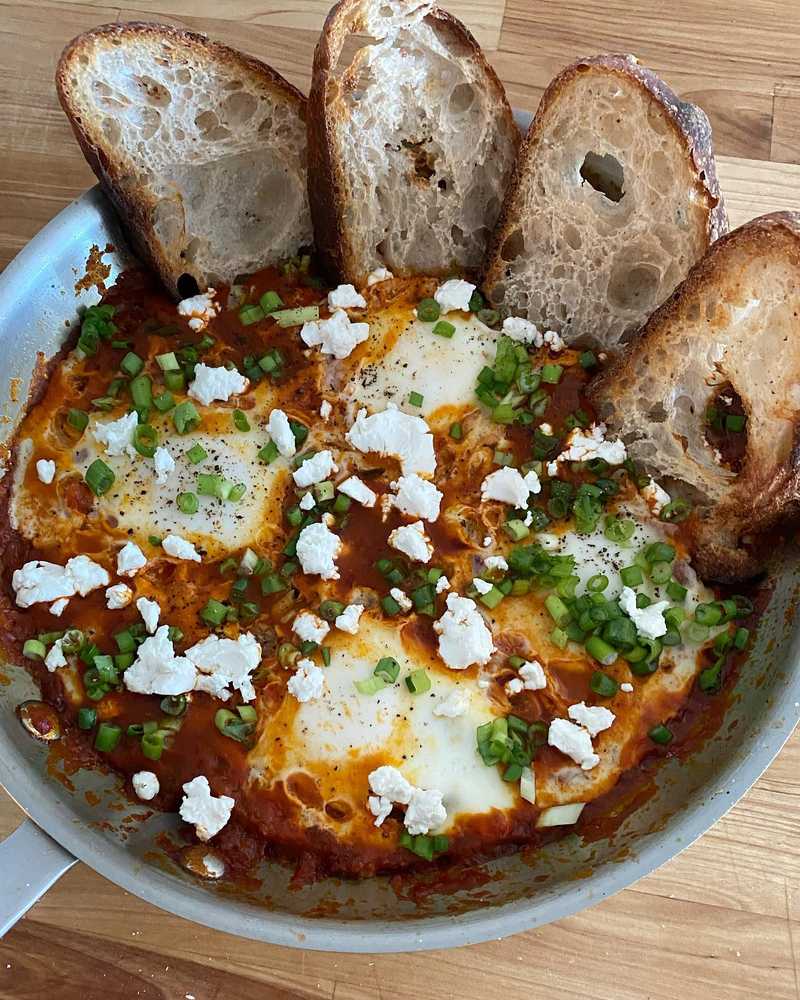 Shakshouka! Used one of the @clarkbar recipes in NYT Cooking but scaled down. The gist: red bell pepper, onion, jalapeño, canned tomatoes. Equal parts…