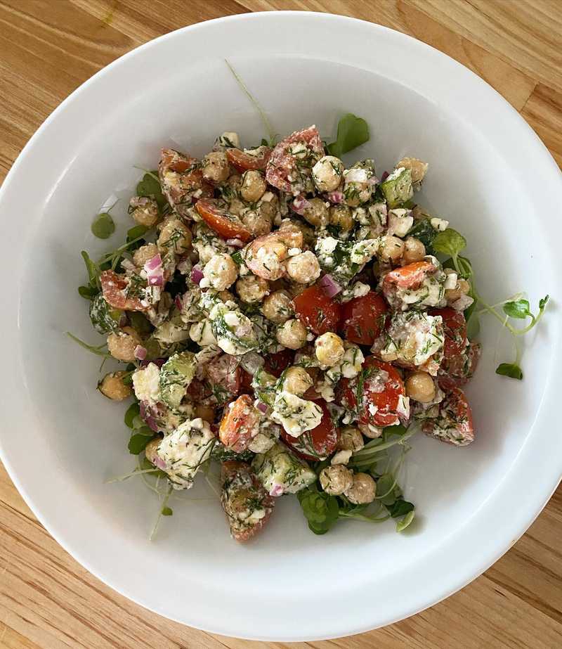 ✅ vegetarian
✅ use up a lot of dill
✅ better the next day
✅ use for feta that’s not that damn pasta Chickpea, tomato, cucumber and feta salad on top of…