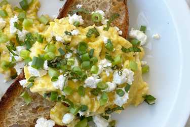 Scrambled eggs on toast